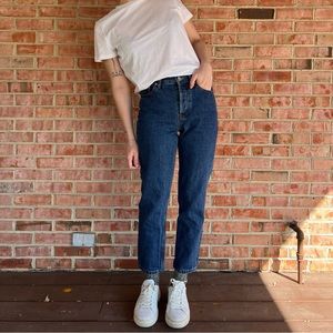 SOLD // Everlane The 90’s Cheeky Jean - 25 Ankle